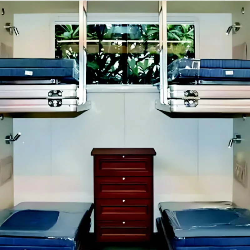 वाहनात फोल्डेबल बेड